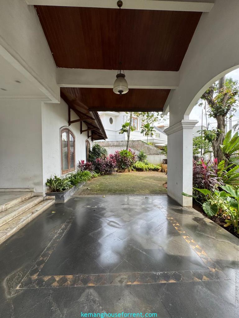 Dijual Rumah Hitung Tanah Pondok Indah Jakarta Selatan
