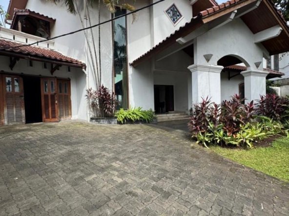 Dijual Rumah Hitung Tanah Pondok Indah Jakarta Selatan