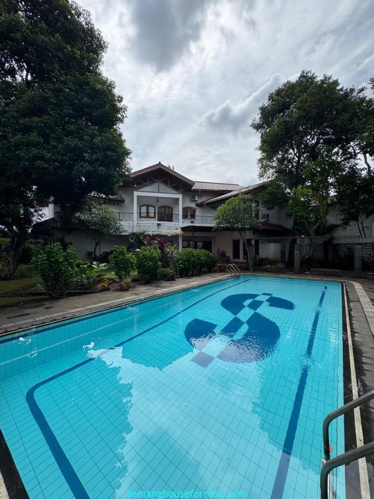 Dijual Rumah Hitung Tanah Pondok Indah Jakarta Selatan