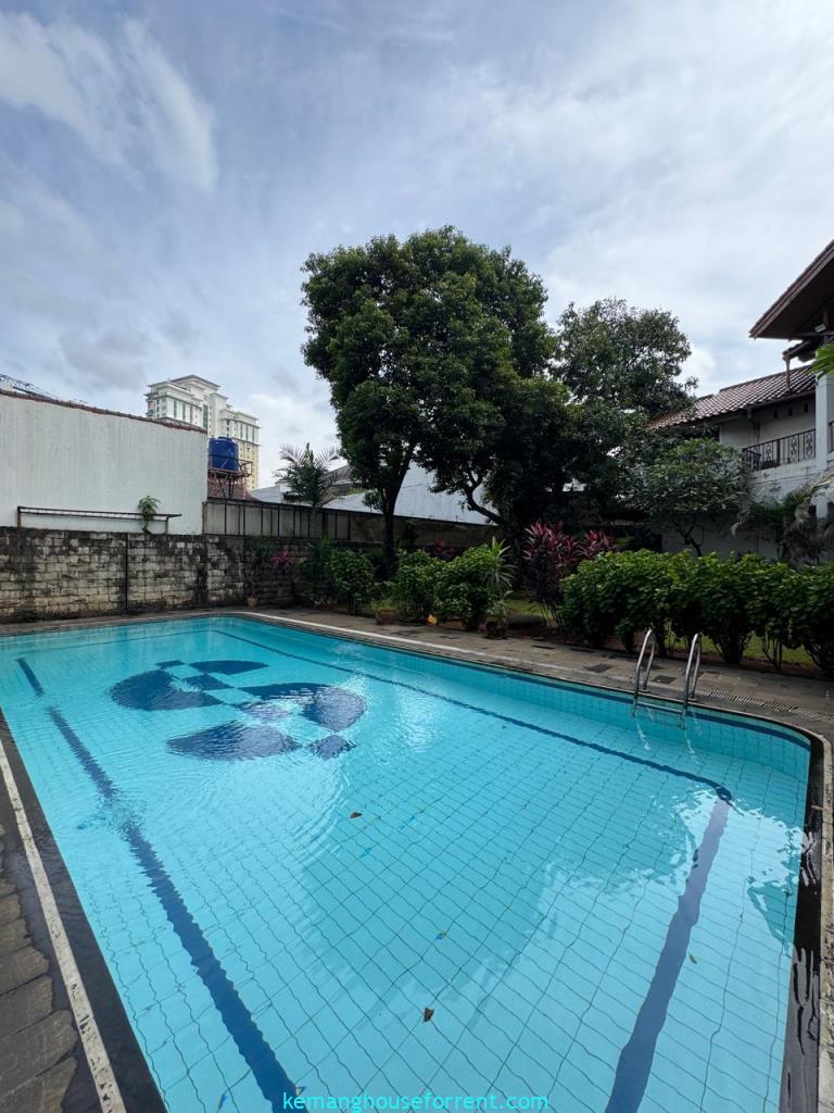 Dijual Rumah Hitung Tanah Pondok Indah Jakarta Selatan