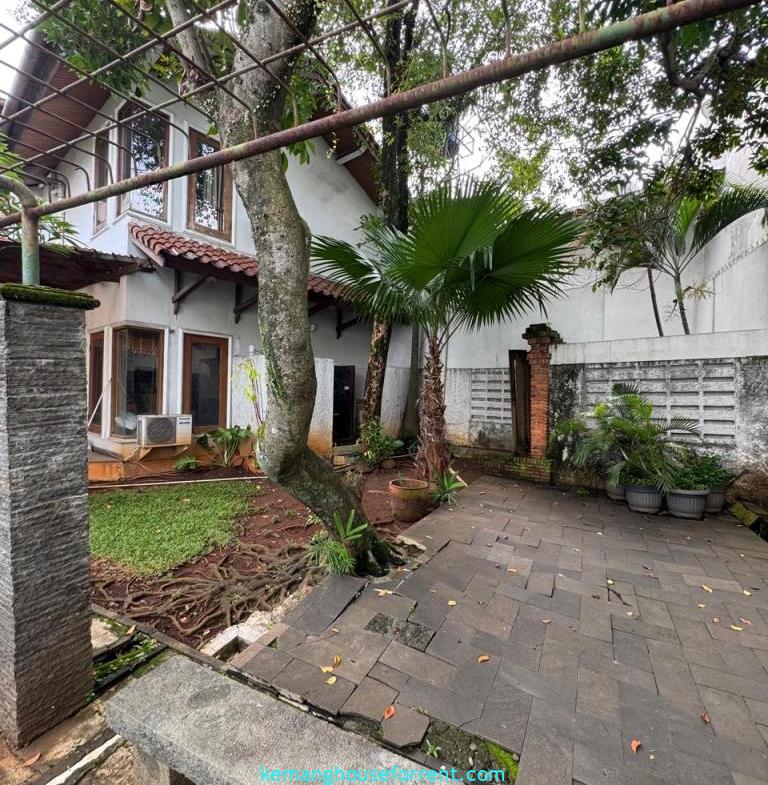 Dijual Rumah Hitung Tanah Pondok Indah Jakarta Selatan