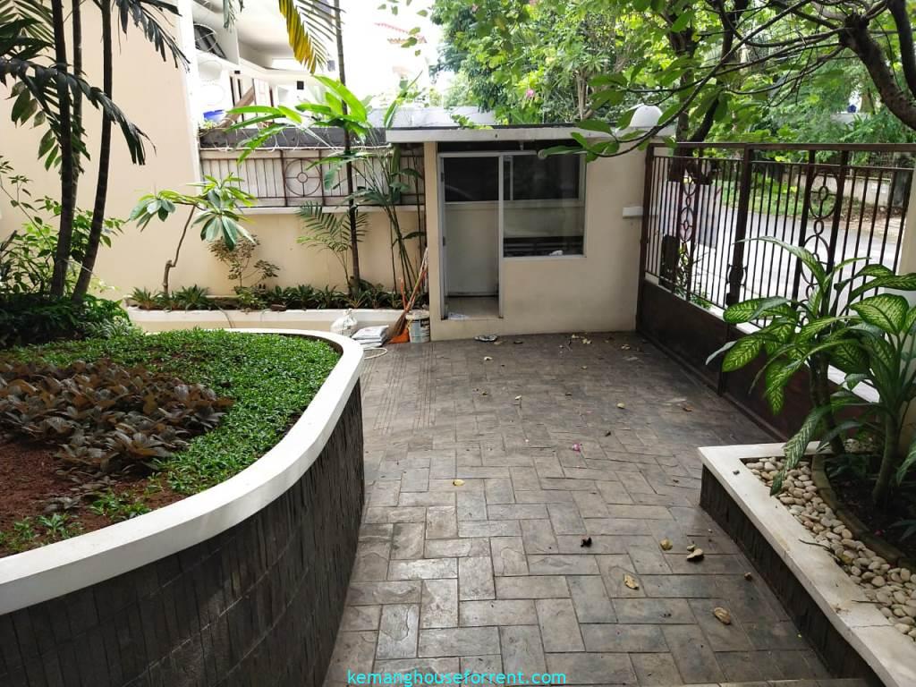 Dijual rumah mewah Sekolah Duta Pondok Indah Jakarta Selatan