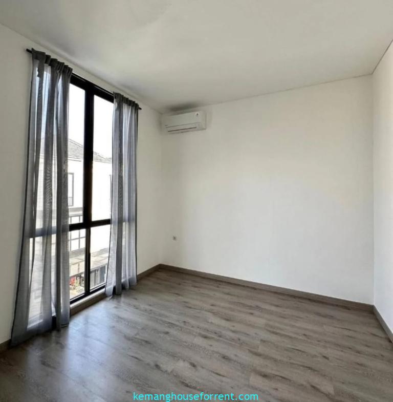 Dijual townhouse baru 3 lantai di Jeruk Purut Jakarta Selatan
