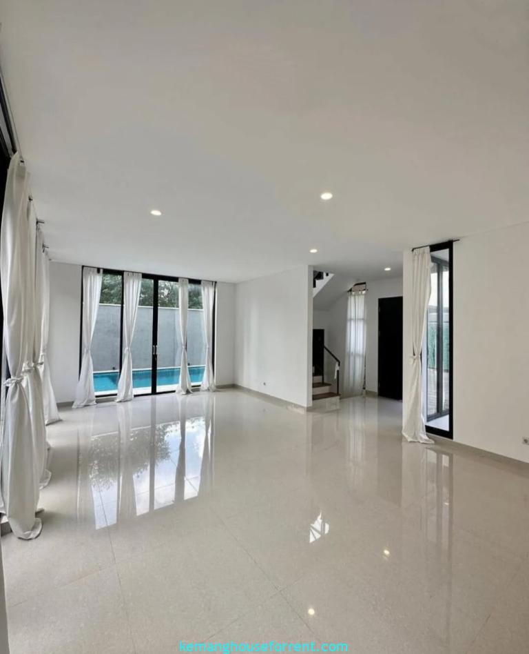 Dijual townhouse baru 3 lantai di Jeruk Purut Jakarta Selatan