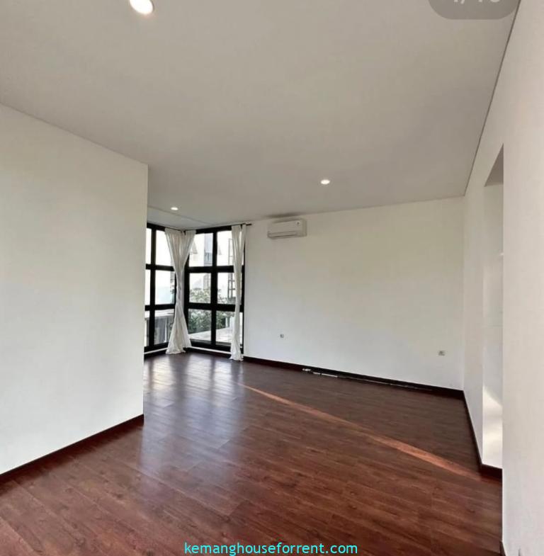 Dijual townhouse baru 3 lantai di Jeruk Purut Jakarta Selatan