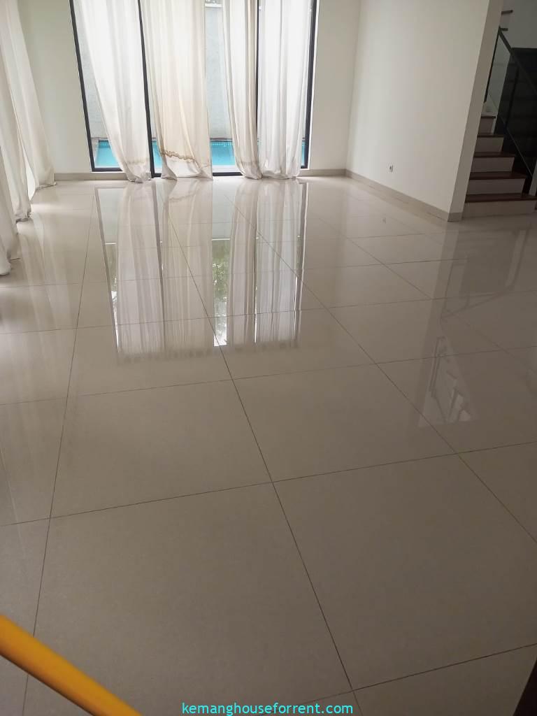 Dijual townhouse baru 3 lantai di Jeruk Purut Jakarta Selatan