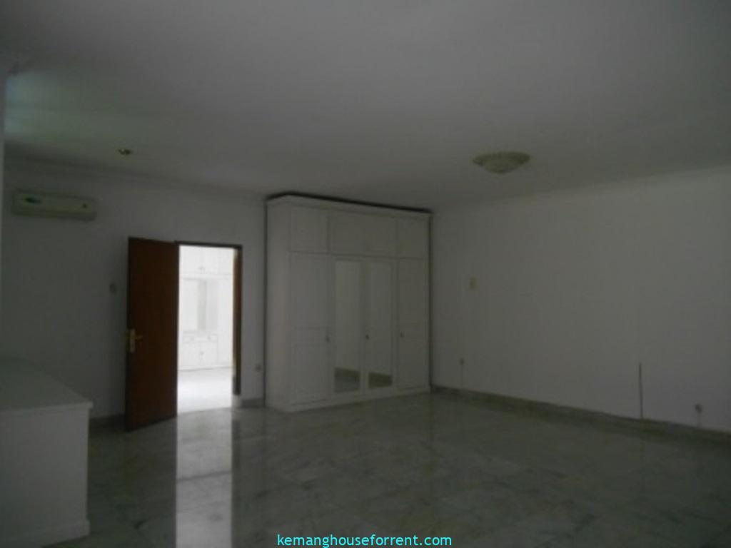 Disewakan Rumah Kantor di Kemang Jakarta Selatan
