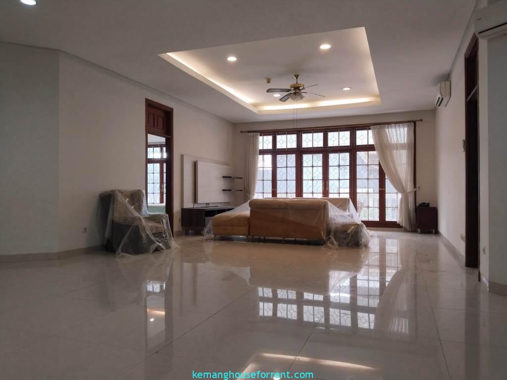 Disewakan Rumah Mewah 2 Lantai di Kencana Pondok Indah