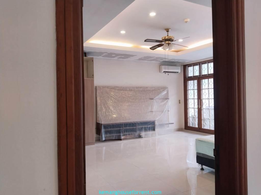 Luxury House for Rent Kencana Pondok Indah 5BR
