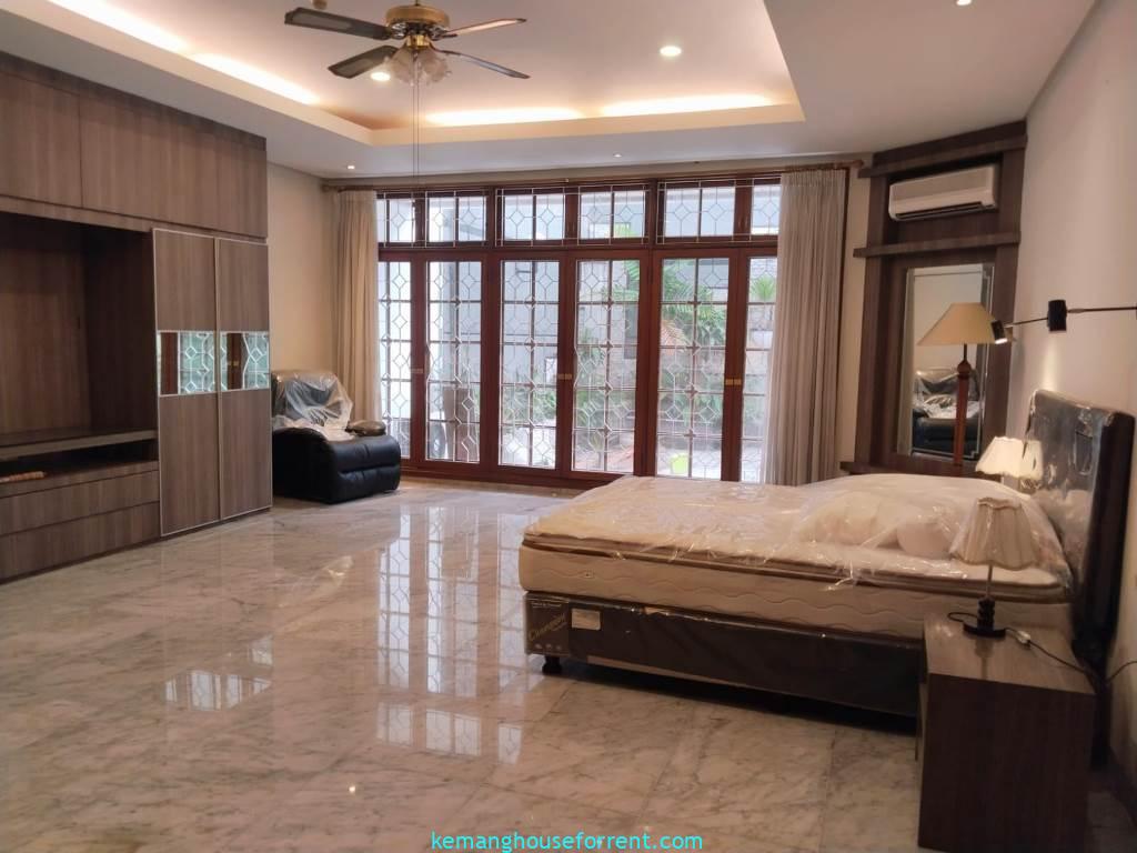 Luxury House for Rent Kencana Pondok Indah 5BR