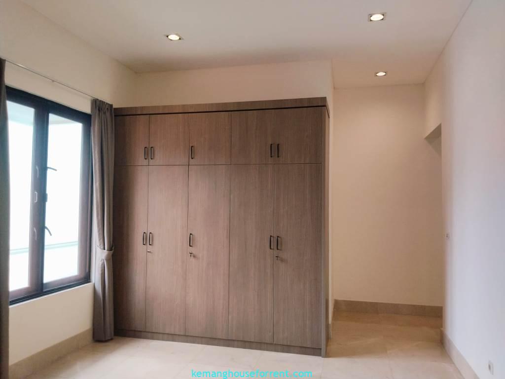 Modern Style House for Rent in Kemang