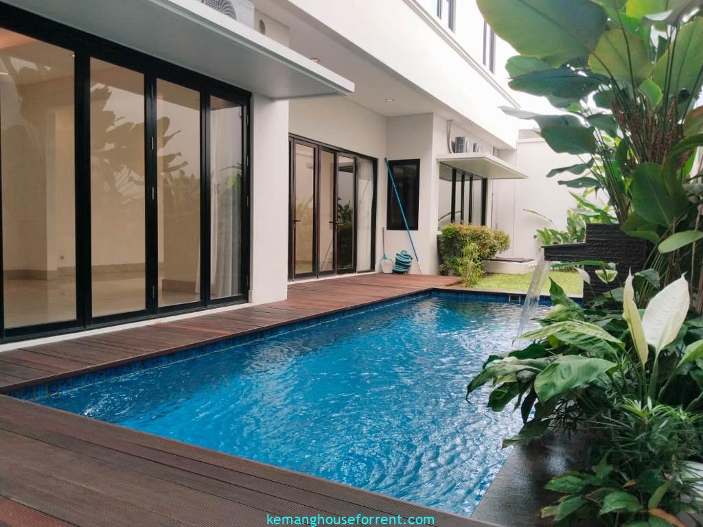 Modern Style House for Rent in Kemang