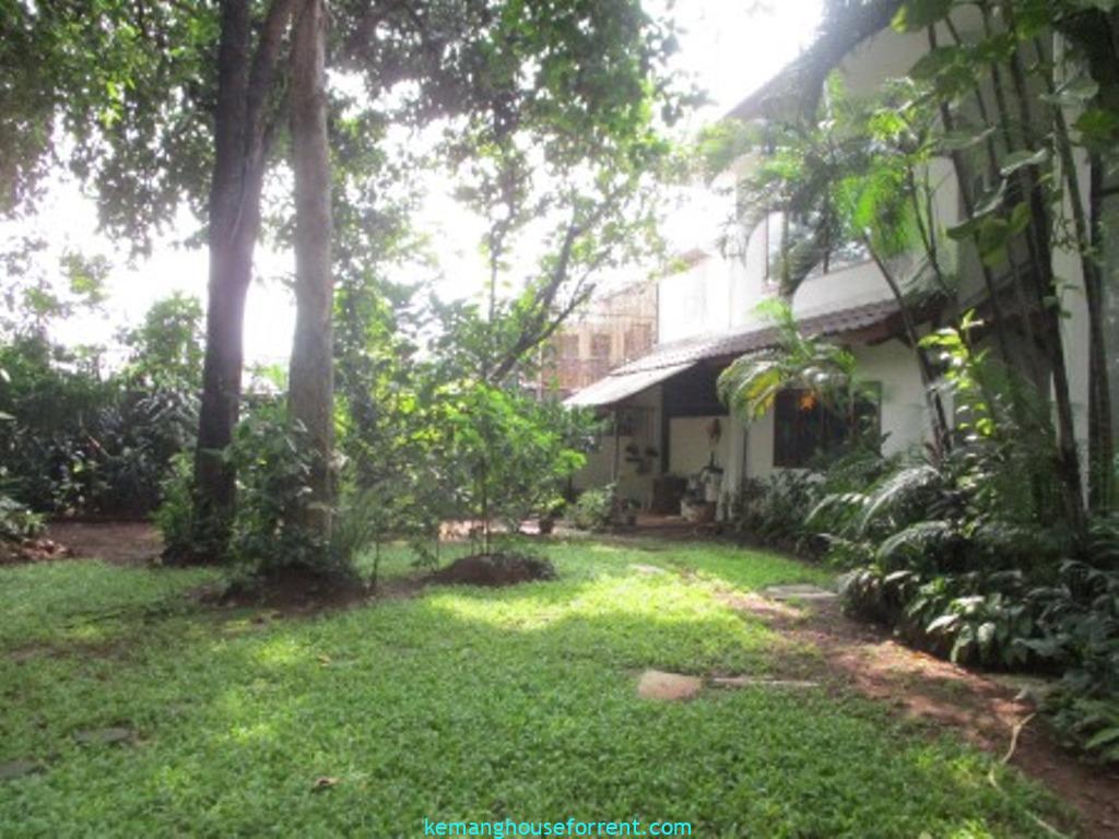 Jual Rumah Hitung Tanah di Kemang Timur Jakarta Selatan
