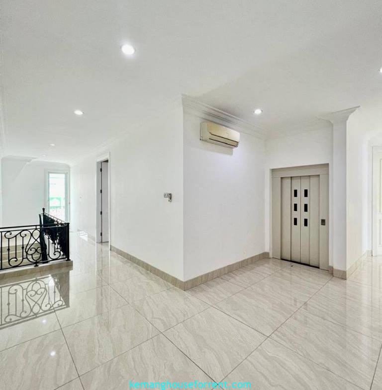 Luxury Townhouse for Rent in Kemang Selatan
