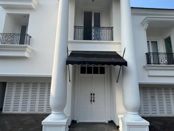 Luxury Townhouse for Rent in Kemang Selatan