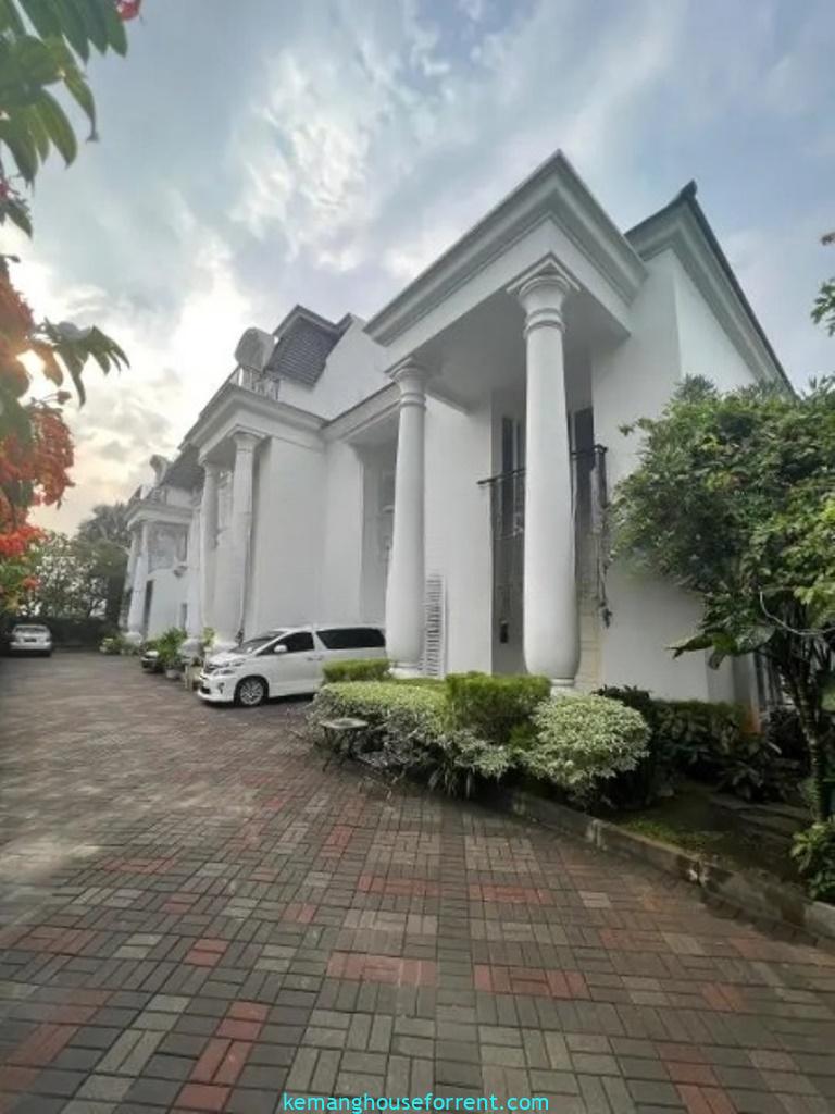 Luxury Townhouse for Rent in Kemang Selatan