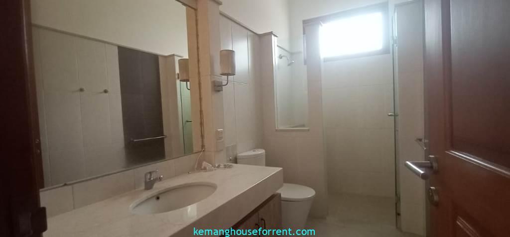 5BR Rental House Close to JIS Pondok Indah
