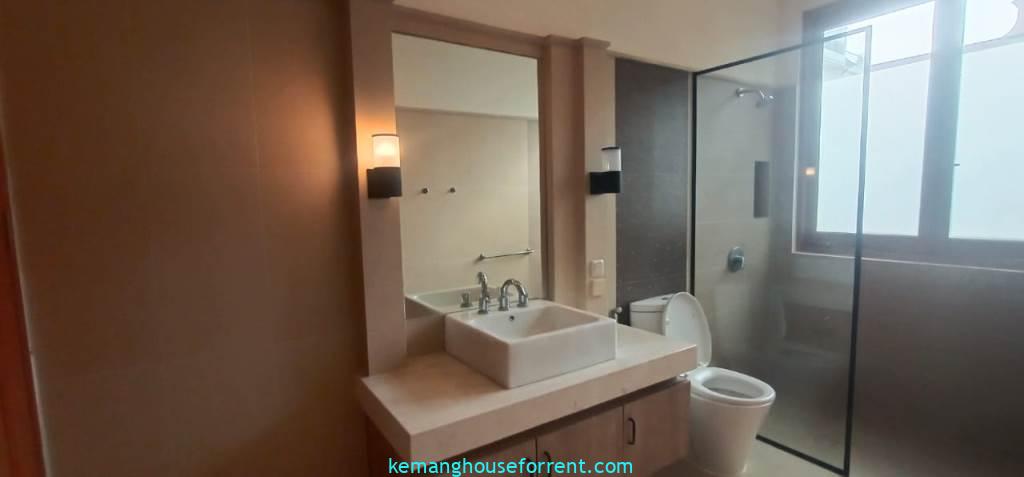 5BR Rental House Close to JIS Pondok Indah