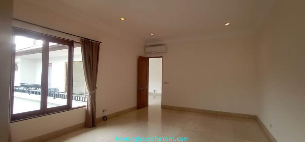 5BR Rental House Close to JIS Pondok Indah
