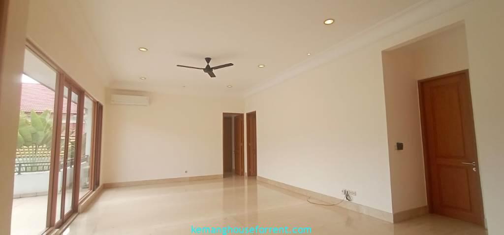 5BR Rental House Close to JIS Pondok Indah