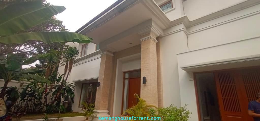 5BR Rental House Close to JIS Pondok Indah