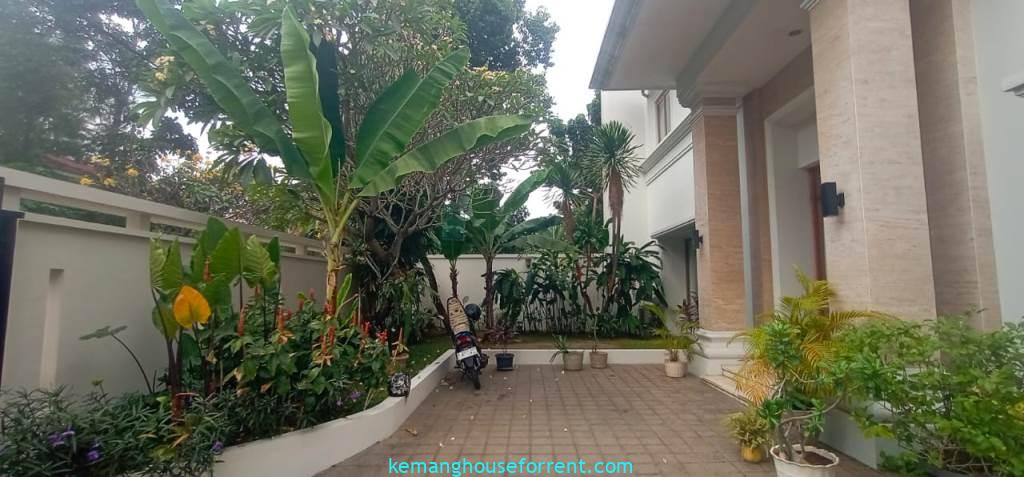 5BR Rental House Close to JIS Pondok Indah