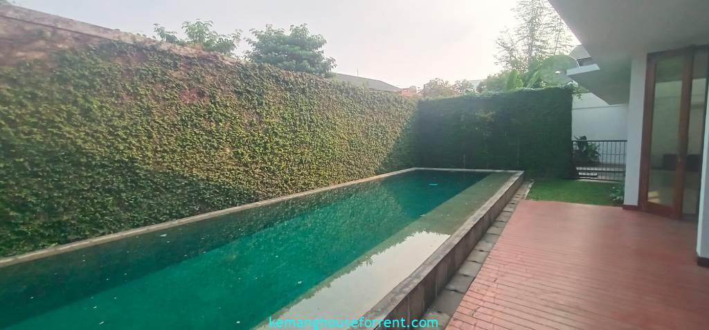 Townhouse for Rent in Kemang Utara