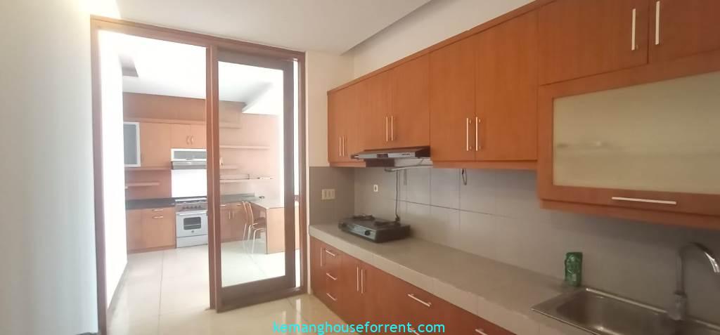 Townhouse for Rent in Kemang Utara